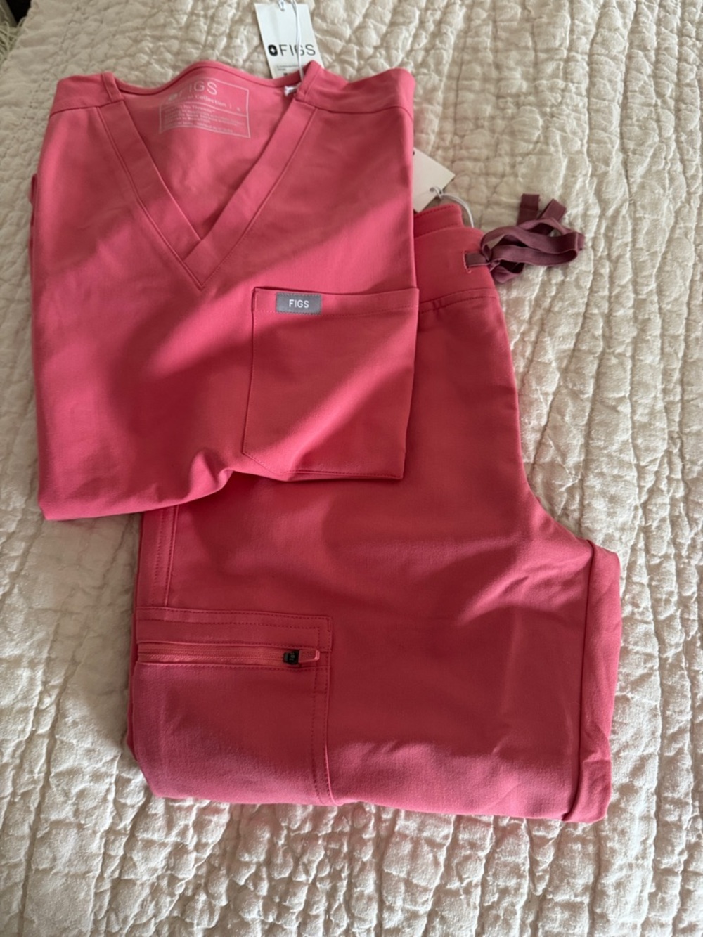 Figs Women's V-Neck Scrub Top and Drawstring Pants in Raspberry/Pink